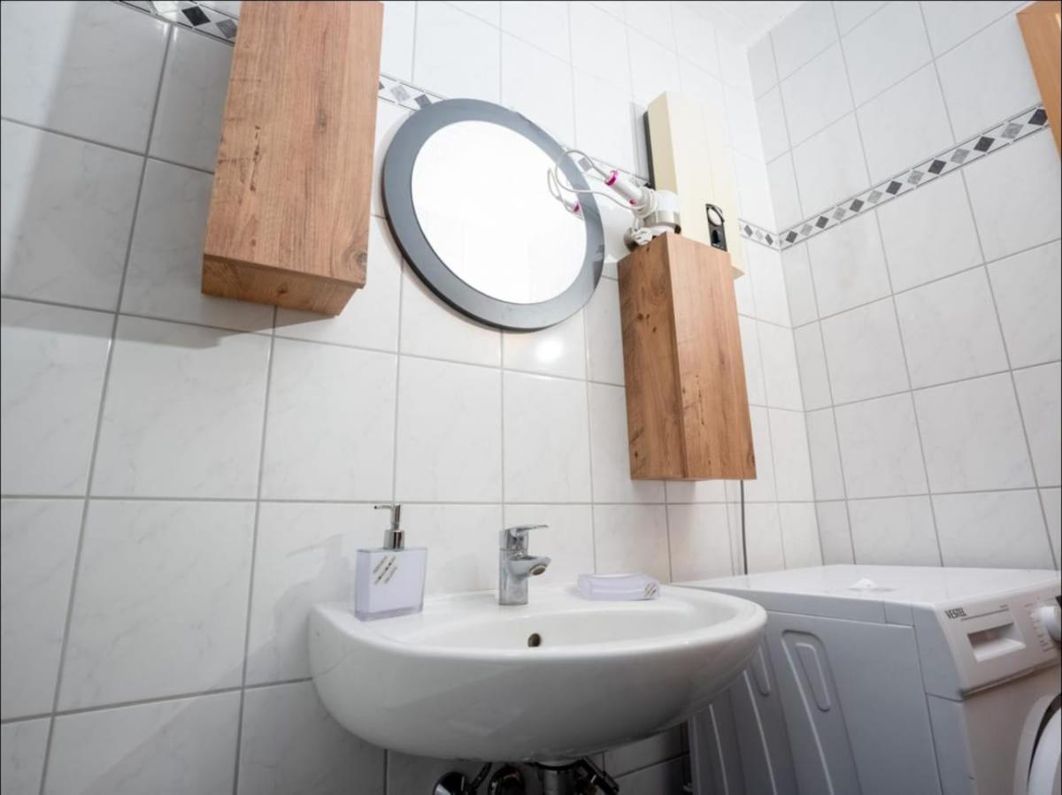 Apartment Livemore24 - 2 In 24-7 Check-in Duisburg